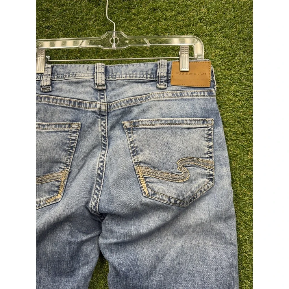 Silver Jeans shop confidence